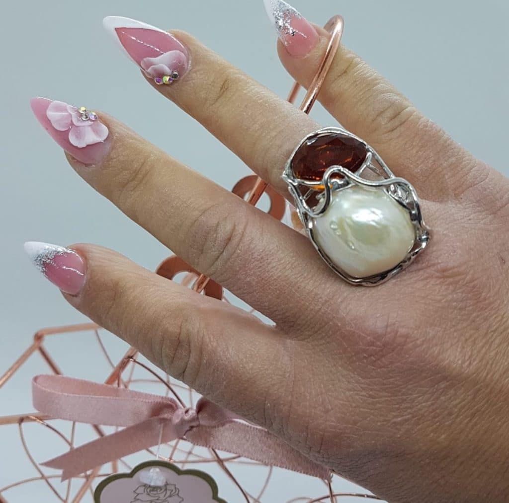 idee regalo anelli con perle scaramazze uninconfondibile bellezza 2