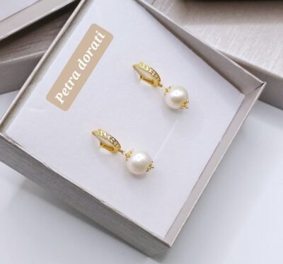 Orecchini con il cerchio in argento 925, perle coltivate-modello Petra Dorati