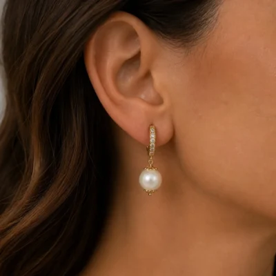 Orecchini con il cerchio in argento 925, perle coltivate-modello Petra Dorati Orecchini con il cerchio in argento 925, perle coltivate-modello Petra Dorati