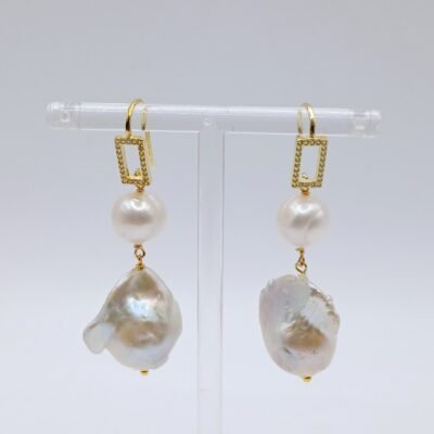 Orecchini pendenti con le perle barocche e perle coltivate in argento 925-modello Fabiola