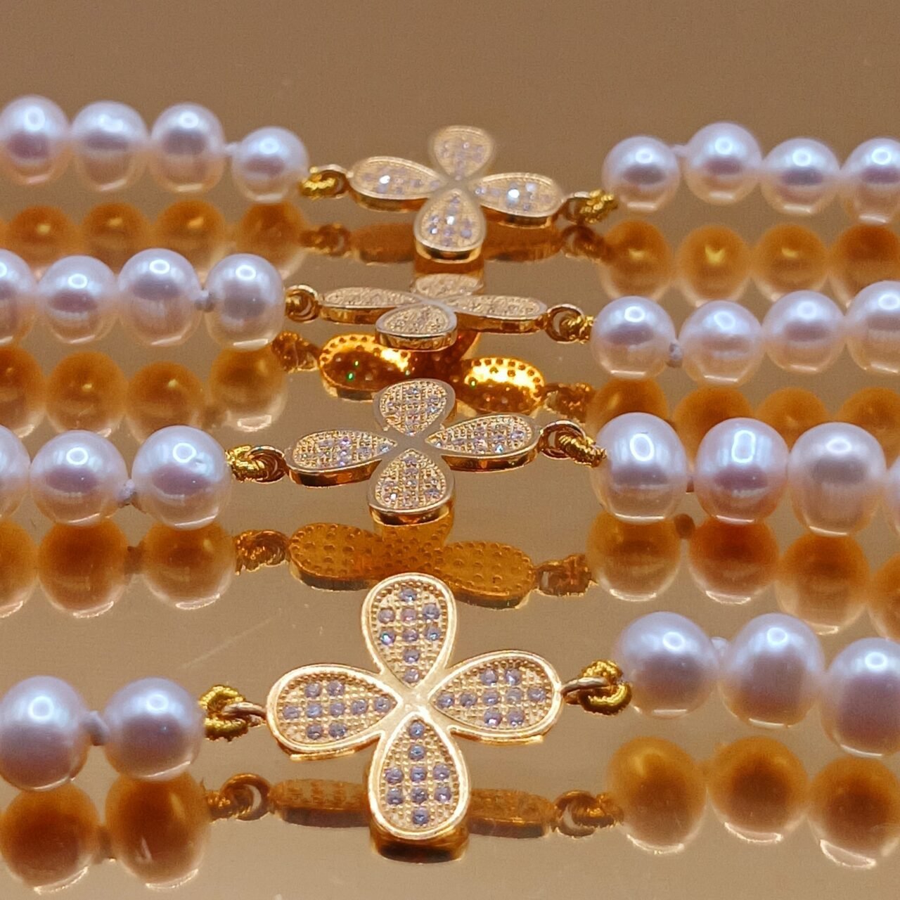 Collana con perle di fiume Fior di Loto