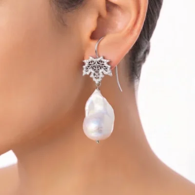Orecchini perle barocche in argento, perle barocche montate su argento-modello Edera