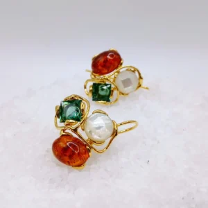 Orecchini con le pietre preziose placcati in oro di 24 carati-modello Katiolina