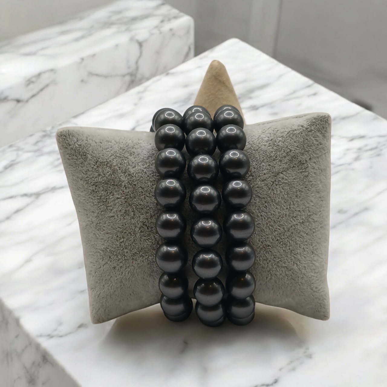 Bracciale multifilo con cammeo e perle di fiume-modello Atena