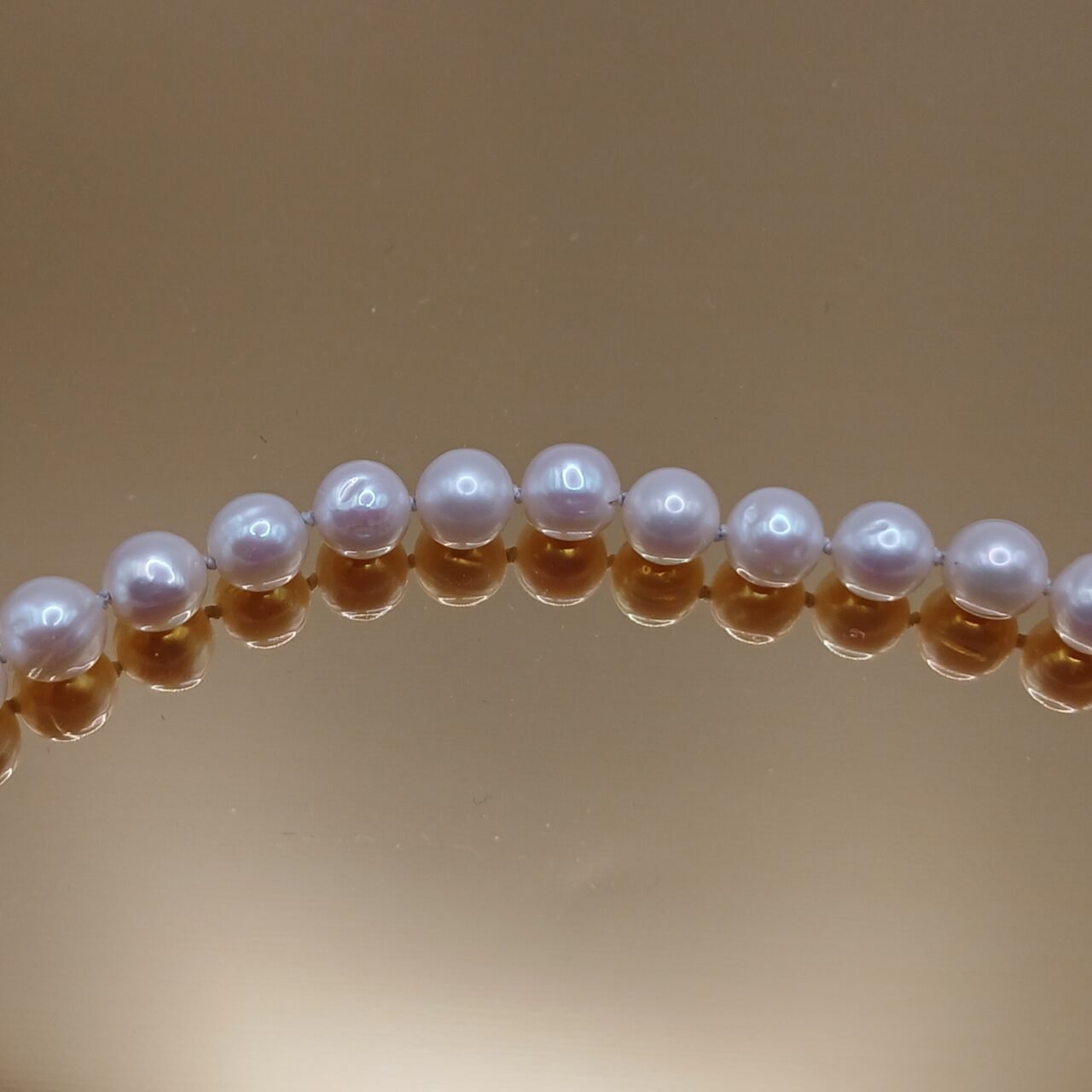 Collana con perle d'acqua dolce, radici di rubino-Modello Sibilla