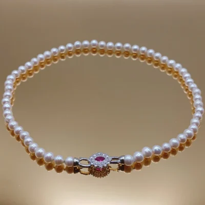 Collana con perle d'acqua dolce, radici di rubino-Modello Sibilla - immagine 2