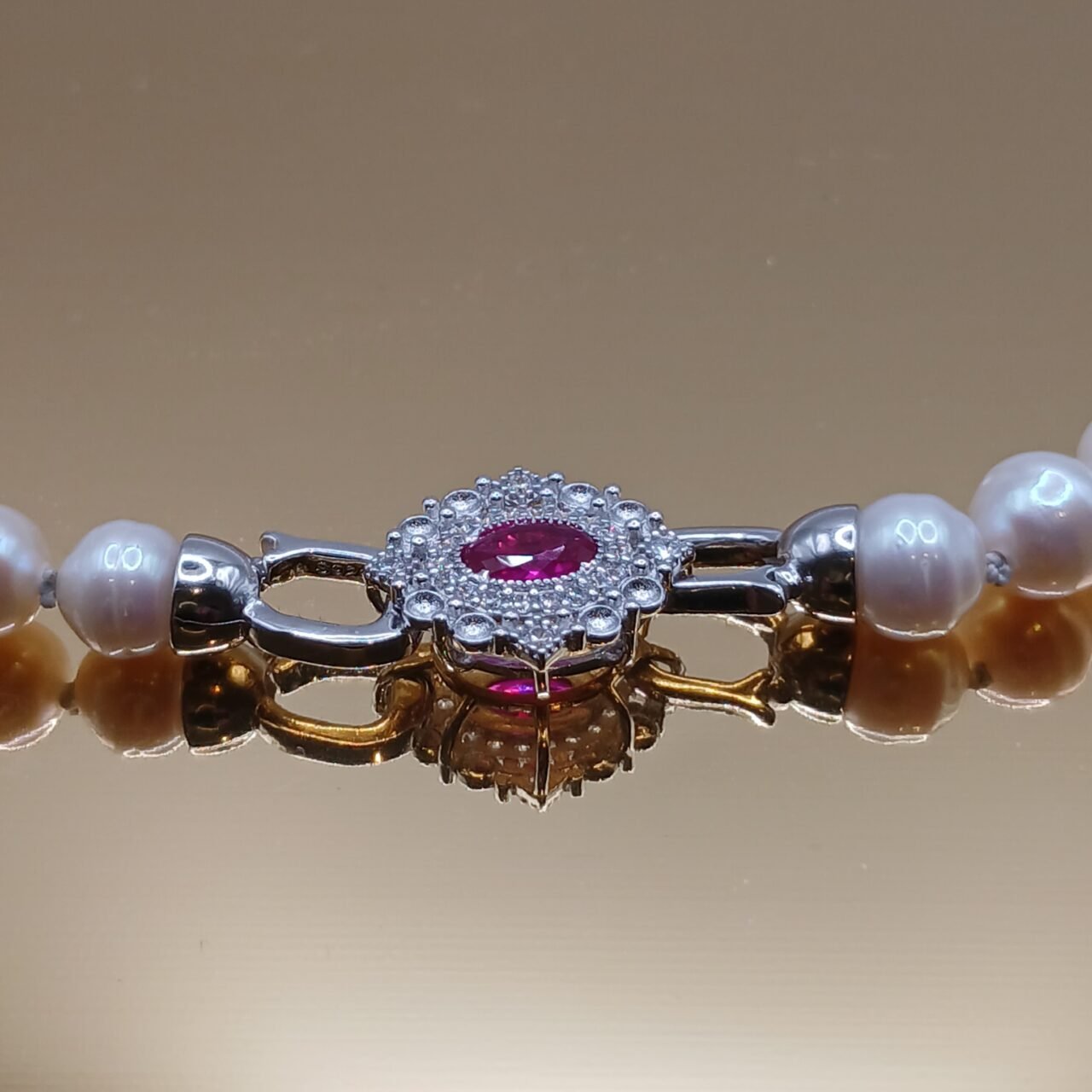 Collana con perle d'acqua dolce, radici di rubino-Modello Sibilla