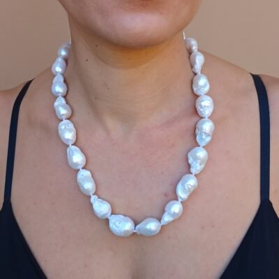 Collana con Perle di Acqua Dolce Barocche Bianche-Modello Andra - immagine 2