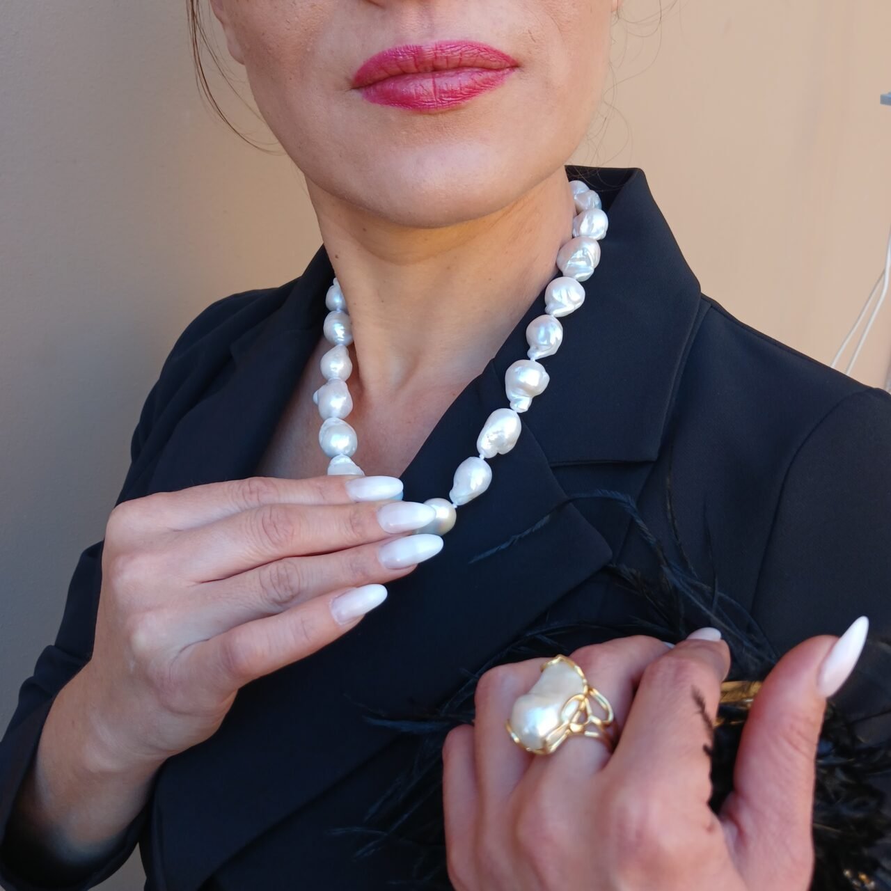 Collana Girocollo di Perle Barocche o Scaramazze-Modello Vega