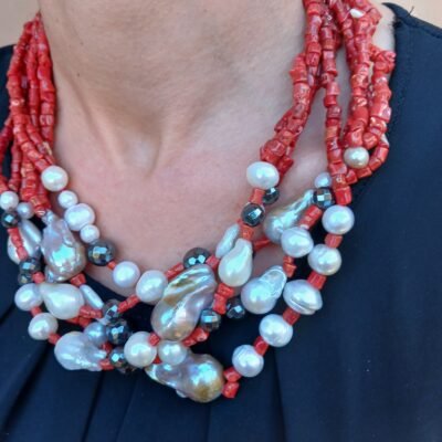 Collana con Perle di Acqua Dolce Barocche e Corallo-Modello Selvaggia - immagine 2