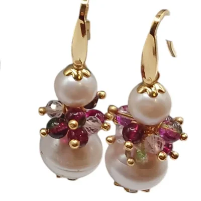 Orecchini con le perle scaramazze e pietre naturali-modello Valentino - immagine 2