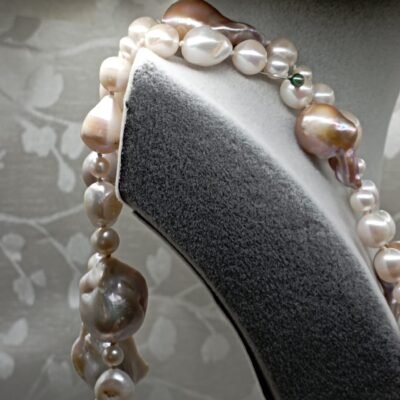 Collana con le perle scaramazze e perle di acqua dolce-modello Melania - immagine 2