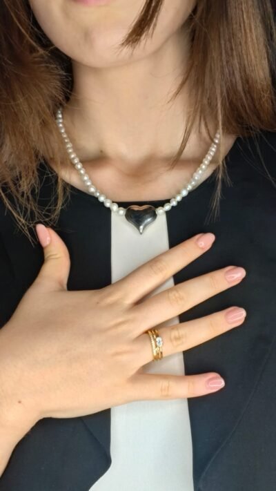 Collana con le perle scaramazze e cuore-modello Isola Tenerife