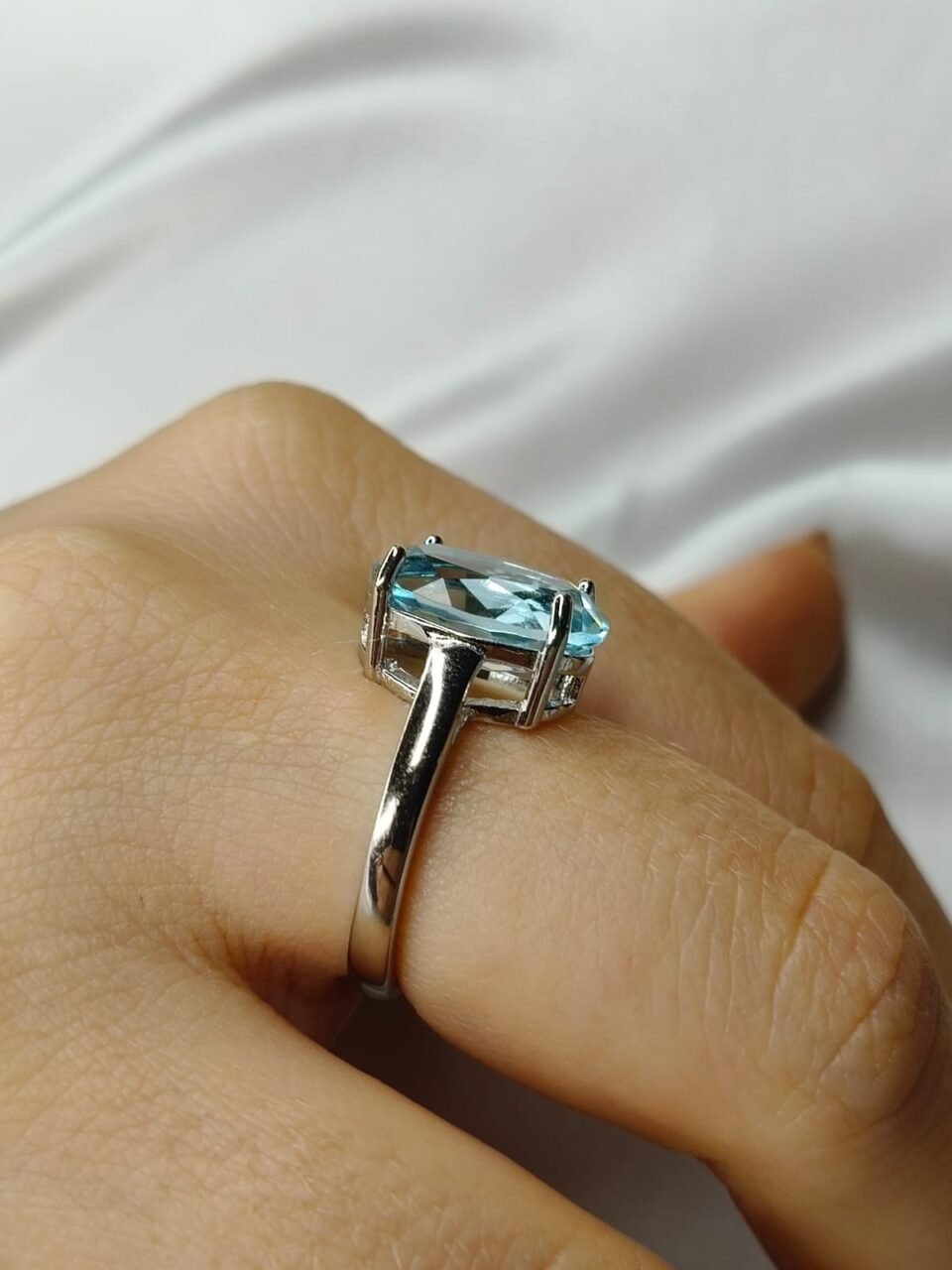 Anello in acquamarina e argento 925-modello Gaia