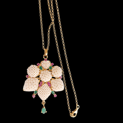 Ciondolo con microperle e pietre naturali-modello Roberta