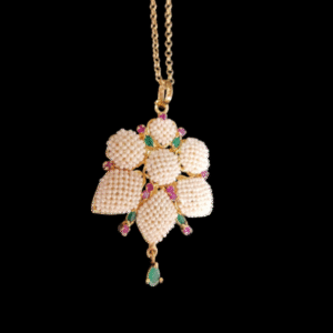 Ciondolo con microperle e pietre naturali-modello Roberta