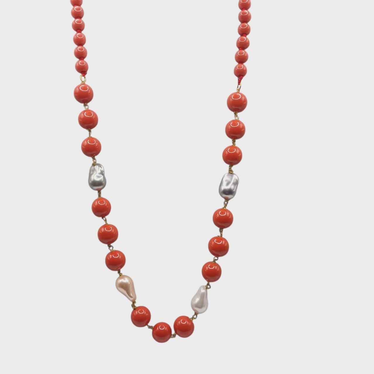 Collana con la pasta di corallo e perle scaramazze- modello Salamanca