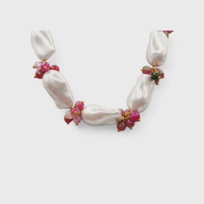 Collana con le pietre naturali e perle scaramazze-modello Alicante