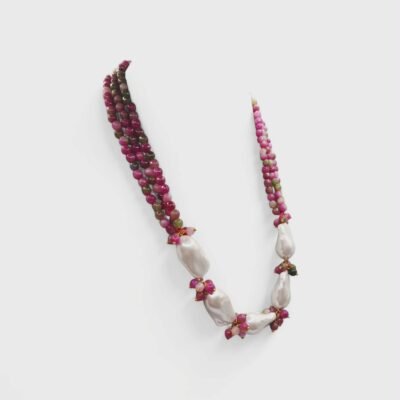 Collana con le pietre naturali e perle scaramazze-modello Alicante