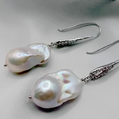 Orecchini Giglio con grandi perle scaramazze autentiche