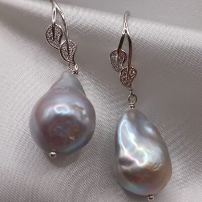 Orecchini Iris con grandi perle scaramazze autentiche