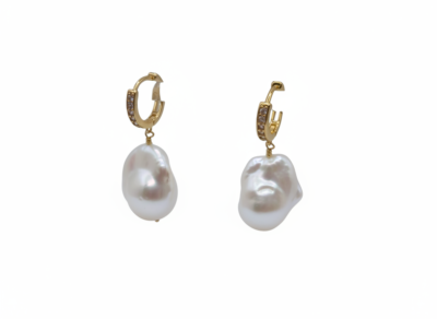 Orecchini Peonia: Eleganza Artigianale con Perle Scaramazze e Oro 24kt