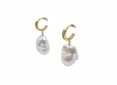 Orecchini Peonia: Eleganza Artigianale con Perle Scaramazze e Oro 24kt