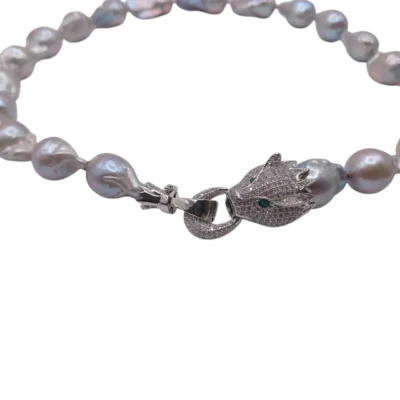 Collana Perle Barocche Grigie con Chiusura Animalier