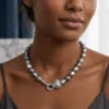 Collana Perle Barocche Grigie con Chiusura Animalier