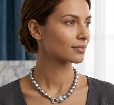 Collana Perle Barocche Grigie con Chiusura Animalier