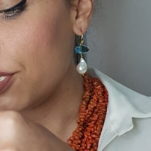 Orecchini Belgio con le perle scaramazze e quarzo idrotermale color acquamarina