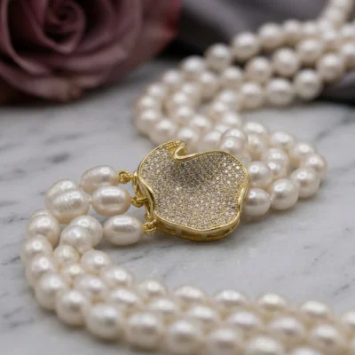Collana con le perle scaramazzze- modello Medusa