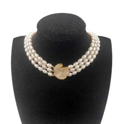 Collana con perle scaramazze – modello Medusa