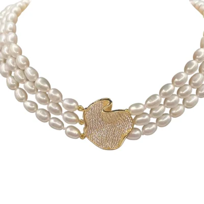 Collana con perle scaramazze – modello Medusa