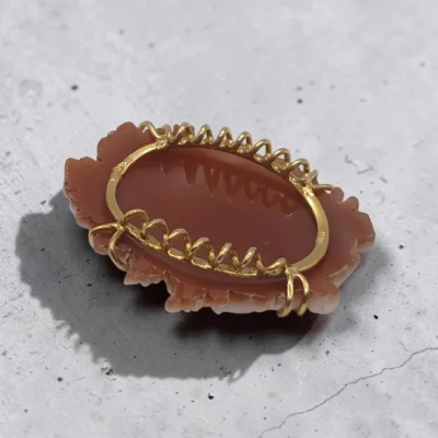 Cammeo d’autore in conchiglia sardonica inciso a mano – 38 x 30 mm