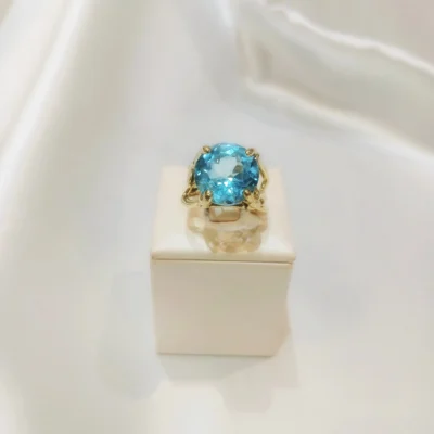 Anello con Topazio Azzurro Cielo – Modello 23
