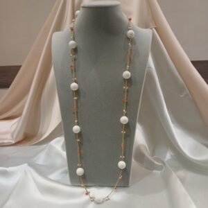 Collana con Agata bianca, corallo e perline di fiume