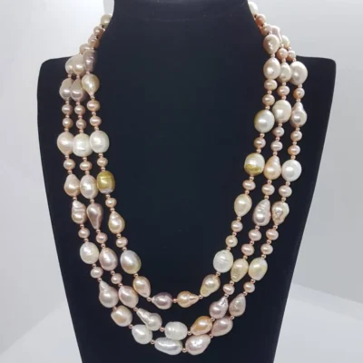 Collana a tre fili di perle d’acqua coltivate e perle barocche-Modello Penelope